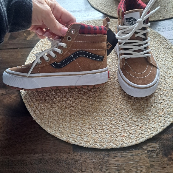 Boys Vans🤎 - Picture 3 of 10